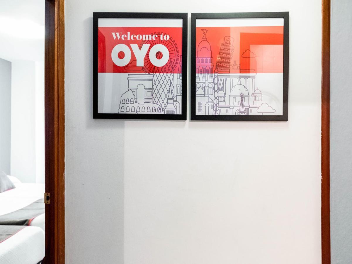 Oyo Hospedaje La Tita Santiago de Compostela Bagian luar foto