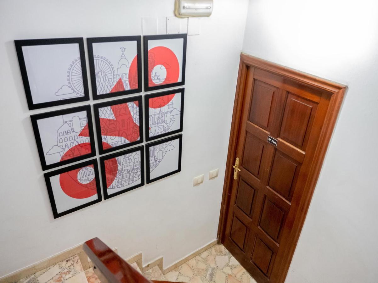 Oyo Hospedaje La Tita Santiago de Compostela Bagian luar foto